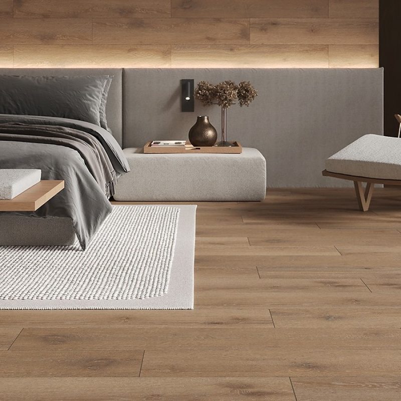 montaz-plytek-drewnopodobnych-w-sypialni-poznan-i-okolice-ambre-wood